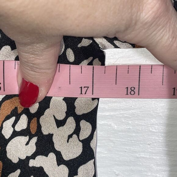 THML Black Tan White Abstract Print Blouse Long Sleeve Bubble Hem Women’s XS - Picture 11 of 13